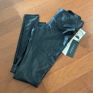 NWT Koral shiny leggings